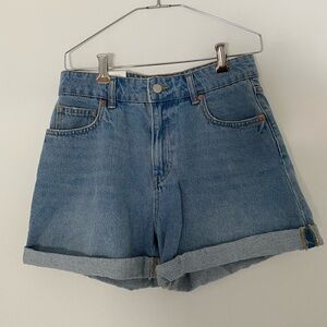 H&M Mom fit denim jean shorts